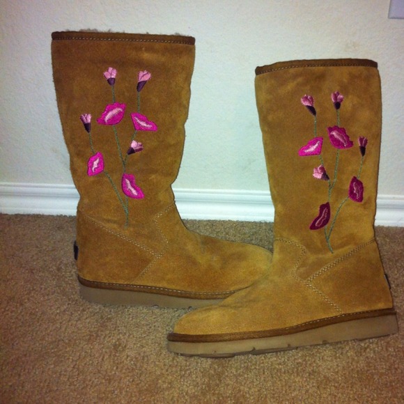 Uggs.