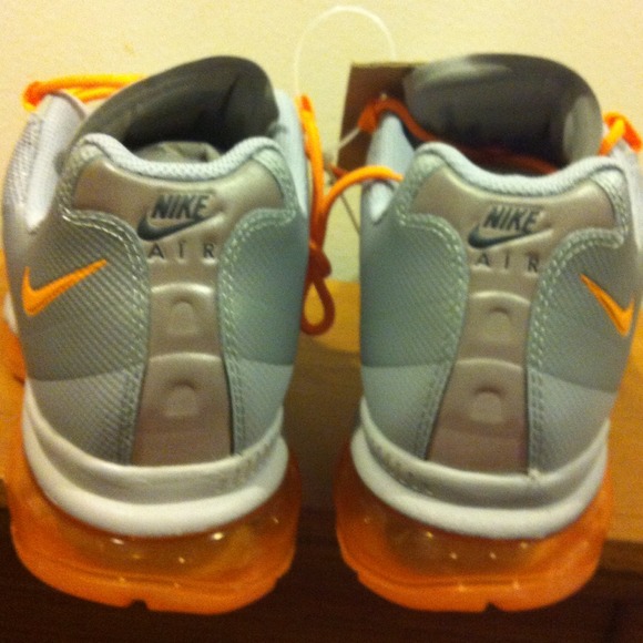 ****SOLD****NIKE AIR MAX - Picture 2 of 4