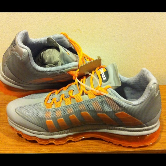 ****SOLD****NIKE AIR MAX - Picture 4 of 4