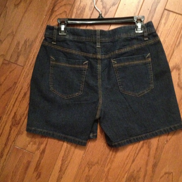 Reduced Shorts - Picture 2 of 2