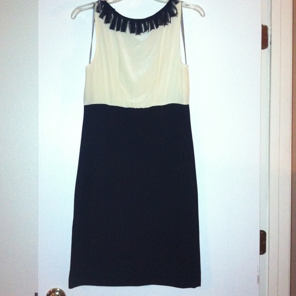 Dress - Picture 4 of 4