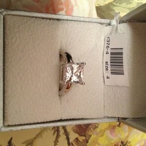 2 carat .925 CZ ring