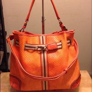 Gorgeous Orange Leather Handbag🌼