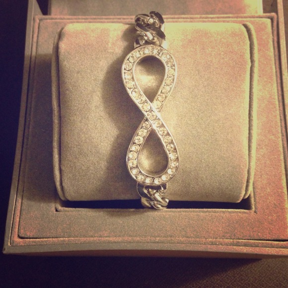 Jewelry - Silver Chunky Infinity 💥sold💥bundle