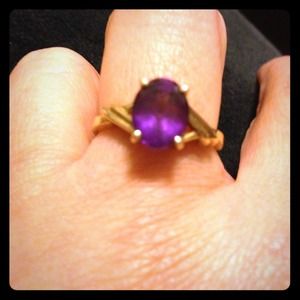 10k Gold and Genuine Amethyst. Sz 6.5