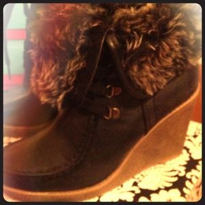 Fur wedge boots