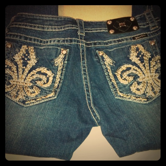 SOLD in BUNDLE❗Size 31 Miss Me Capris