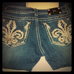 SOLD in BUNDLE❗Size 31 Miss Me Capris