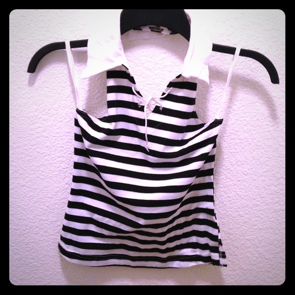 SOLD! Unique blk/white top/vest S