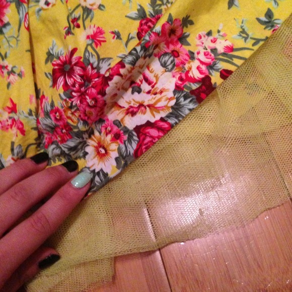 SOLD ✌️Floral Spring Dress🌸🌺🌹💐 - Picture 3 of 4