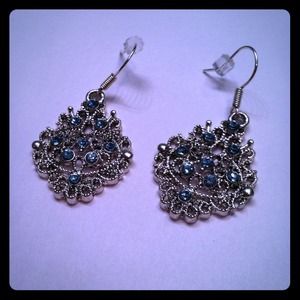 😊SOLD😊Silver Chandelier Earrings