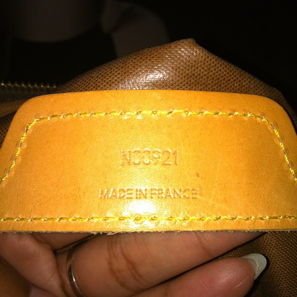 ***✨SOLD✨Authentic Louis Vuitton Purse*** - Picture 4 of 4