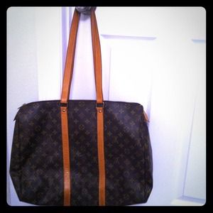 ***✨SOLD✨Authentic Louis Vuitton Purse***