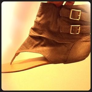 🚫RESERVED🚫 @rbanni Sandal