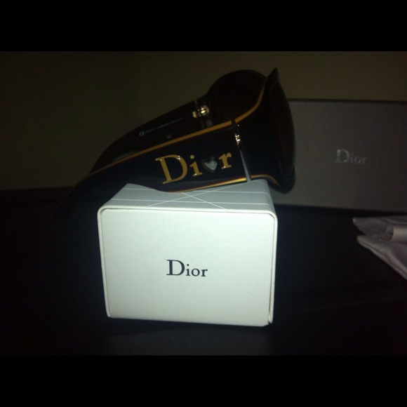 Authentic Christian Dior sunglasses - Picture 2 of 4