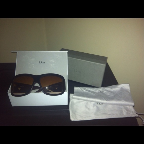 Authentic Christian Dior sunglasses - Picture 3 of 4