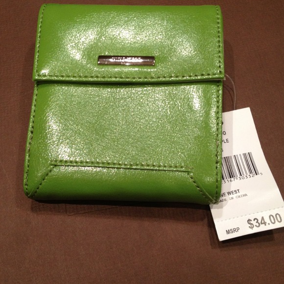 Nine West apple green wallet