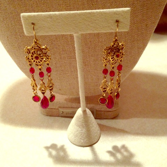 SOLD❗❗❗!!Gorgeous Chandelier Earrings ✨