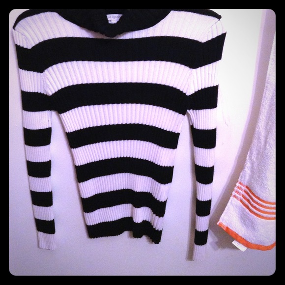 Long sleeve sweater