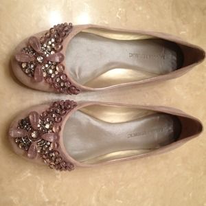 The prettiest lavender ballet flats