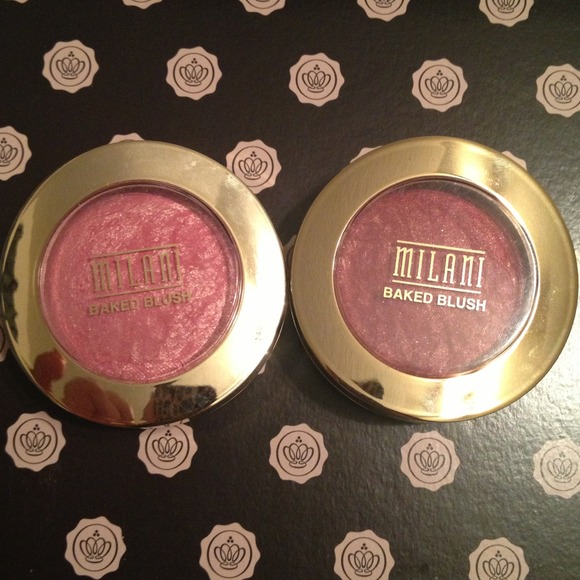 ⛔Sold⛔Milani baked blush