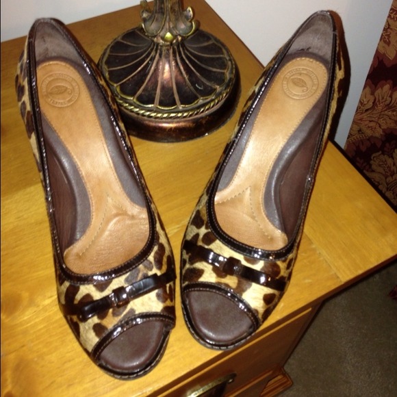 Leopard shoes