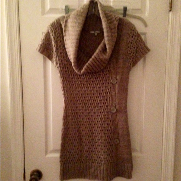 Cute top - year round wear.