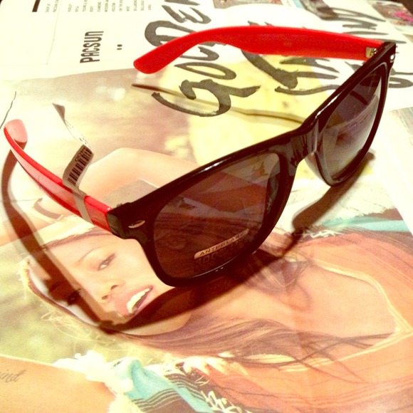✋Sold in bundle✋Pac Sun sunglasses