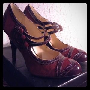 Pour La Victiore Dark Cherry Plum heels size 9 1/2