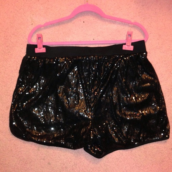Black sequence shorts