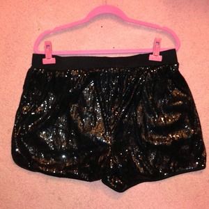 Black sequence shorts