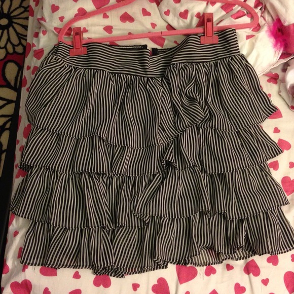 Striped teared skirt