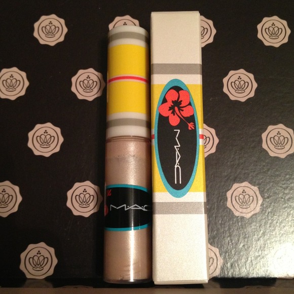 🚫Trade🚫MAC surf baby lipglass in Girl On Board