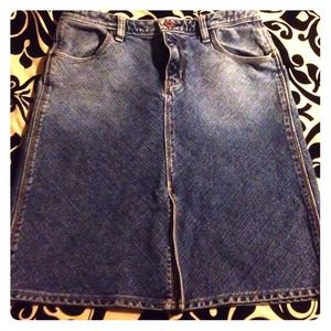 Classic denim skirt.