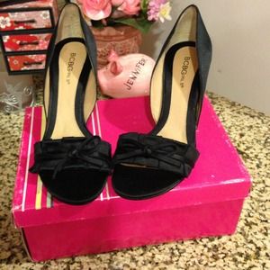  Bcbg black satin ribbon pumps 