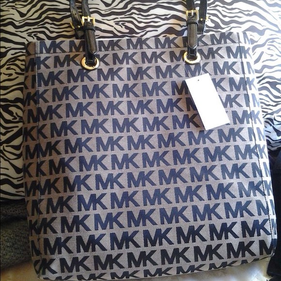 🚫NO LONGER FOR SALE 🚫Michael Kors Jetset tote