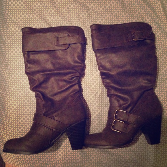 Brown Mossimo boots