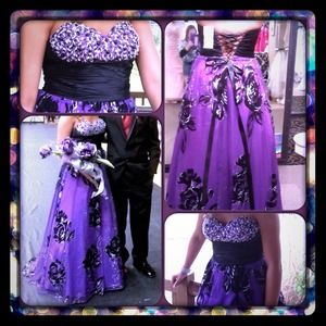 Size 4 formal prom dress. Purple black & silver.