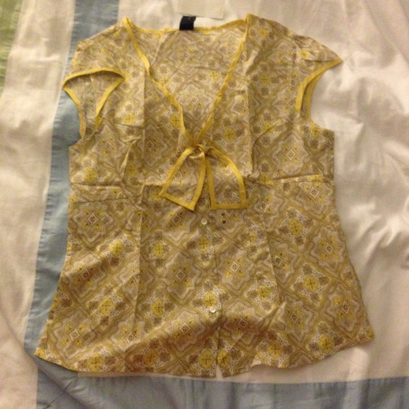 Short sleeve by GAP