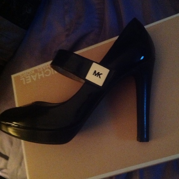 MK patent leather Mary Janes nwot