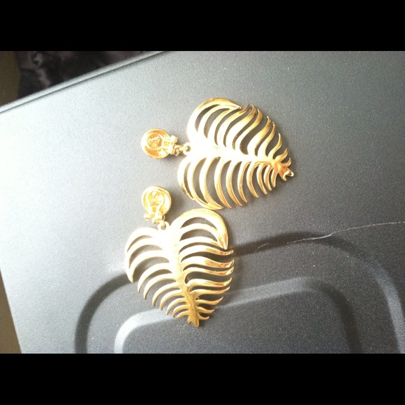 Gold heart earrings