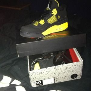 Air Jordan Retro 4's (Thunders)