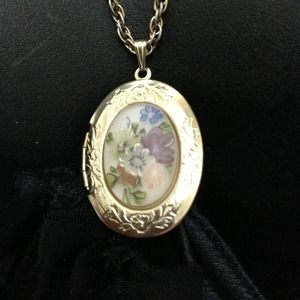 Vintage style gold floral locket