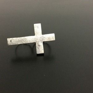 Double finger Cross Statement Ring