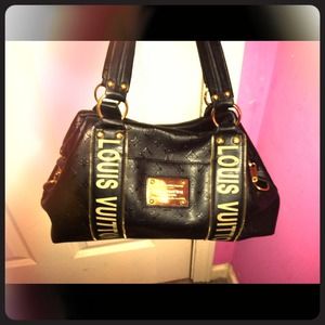 Faux Louis Vuitton, mint