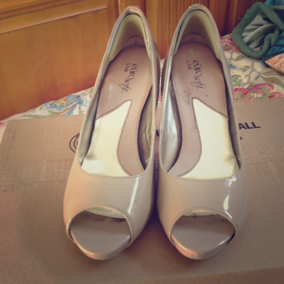 👣👡Beige shoes 👡👣