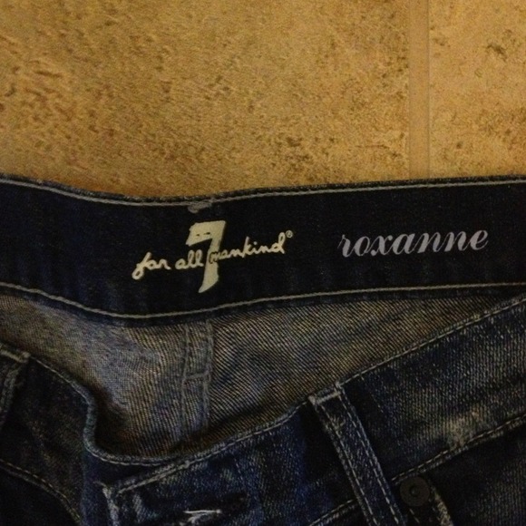 β€Soldπ - Picture 2 of 4
