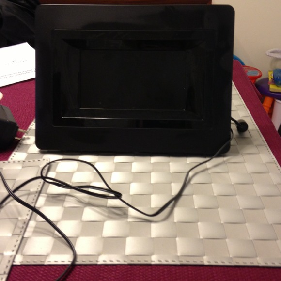 Digital picture frame - Picture 2 of 3