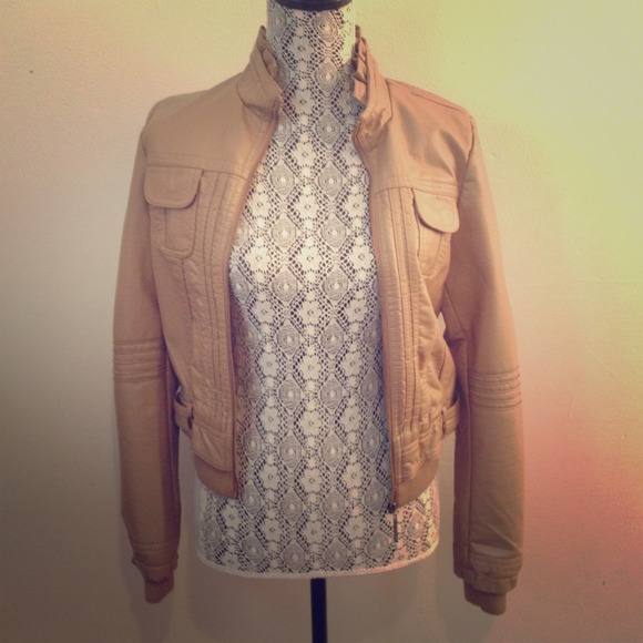 💟REDUCED! Tan faux leather jacket