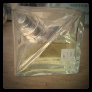 Gap perfume. Reduced!!💜